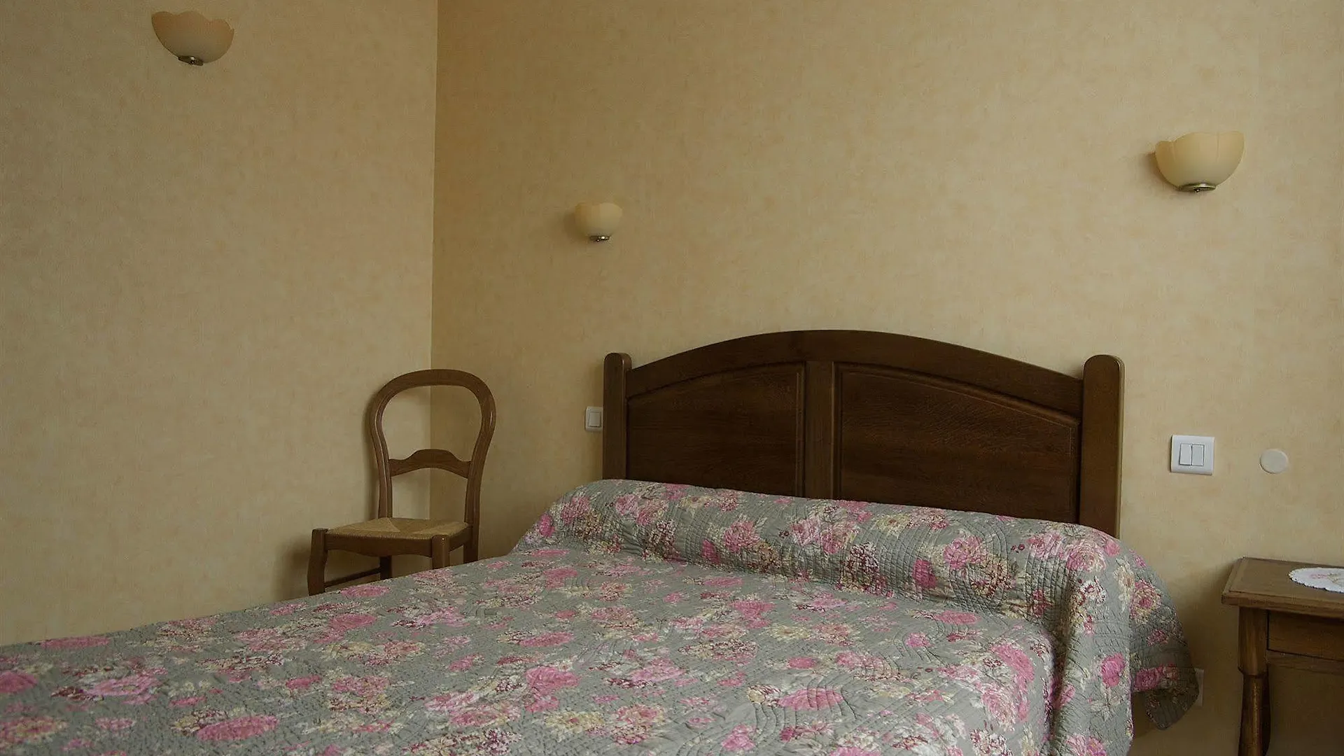 **  Hotel Ladagnous Peyrouse Francia